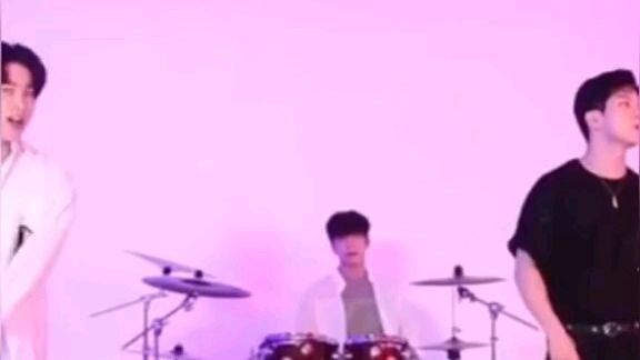 NFLYING COVER DUALIPA