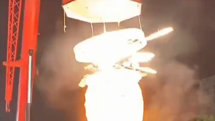 It feels like seeing the box lights with my own eyes—each light turning on is just like opening a bl