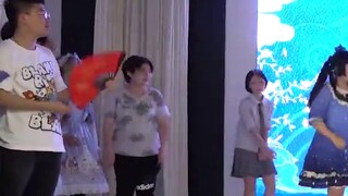 Watch a cute girl in Pidu dance for 50 minutes straight. Who else has this much energy? Qinhuangdao 