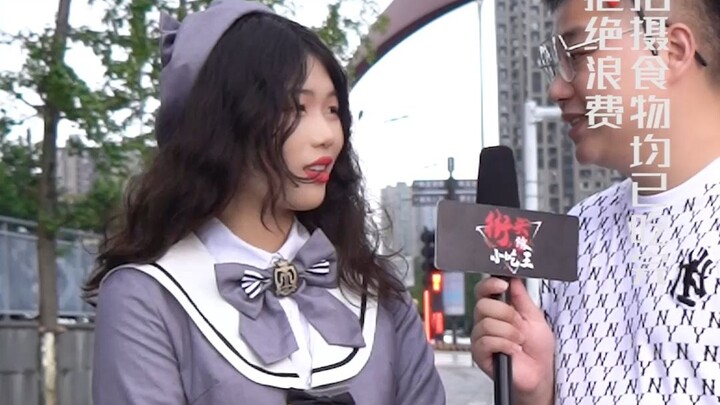 تسعة من كل عشر فتيات قاصرات ثريات، والعاشرة تشارك في تحدي الأكل الحار لكسب المال!