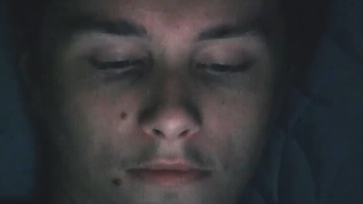 มุมมองบุคคลที่หนึ่ง: ตอนเด็กๆ คุณแอบนอนดึกเล่นโทรศัพท์มือถือ