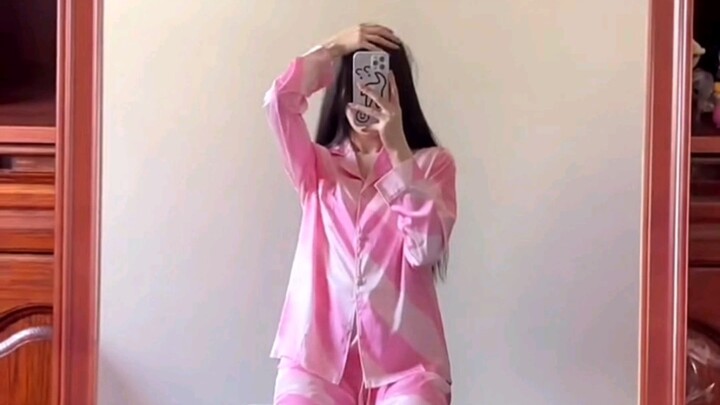ถ้าใส่แต่สีดำทุกวัน คุณจะคบกับฉันได้นานแค่ไหน