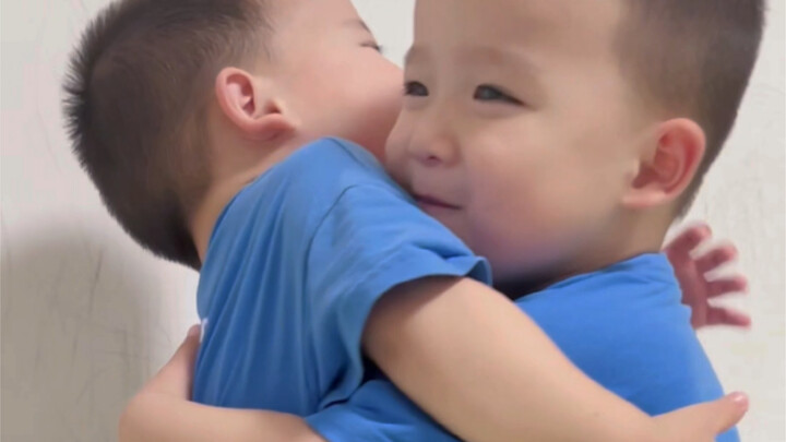 After I gave birth to twins, I realized that the storyline of Teletubbies is real!!