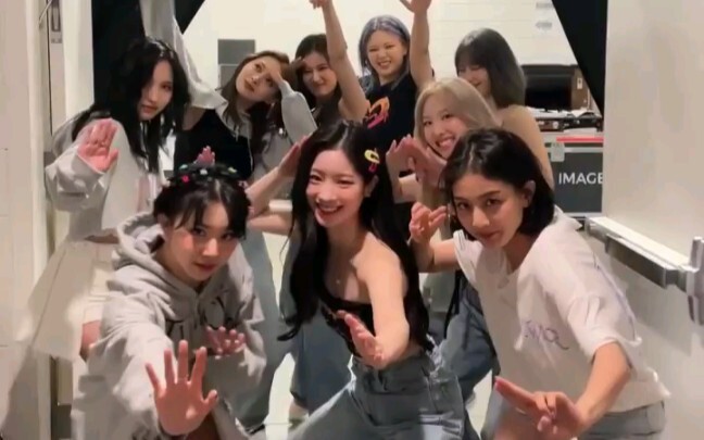 เสร็จแล้ว! 220607 TWICE อัปเดต TikTok อย่างเป็นทางการ