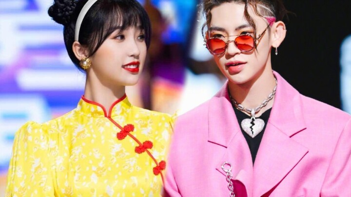[Wang Linkai x Yu Shuxin/Ghostly Xinqiao] "What are your requirements for a virtual girlfriend?" "On