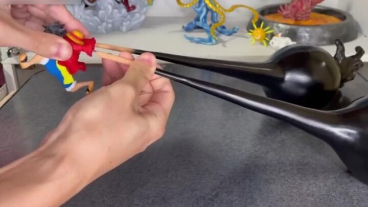 [One Piece] Senjata Grizzly Buatan Tangan Luffy