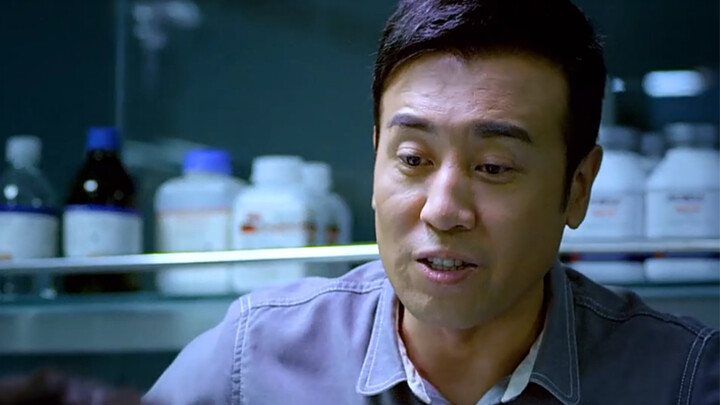 قائد شرطة الجنايات يذهب إلى الجامعة لتوظيف أفراد، لكنه يقع اختياره على شخص غريب الأطوار بالتحديد!