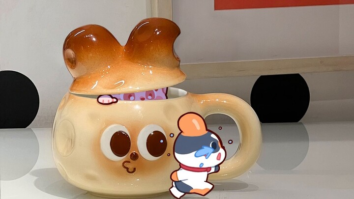 There's something wrong with this cup!