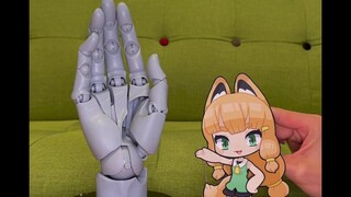 谁 爱 手 手 ？