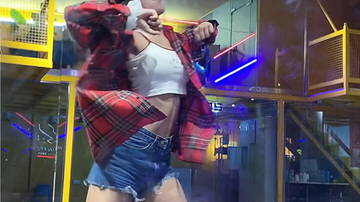 我太爱张艺兴了 我感觉我上辈子就是张艺兴老师的头发丝 跟着张艺兴老师跳舞