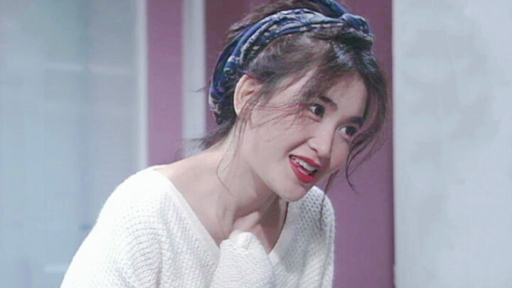 She dressed more fashionably 30 years ago than she does now—fashion truly never goes out of style!