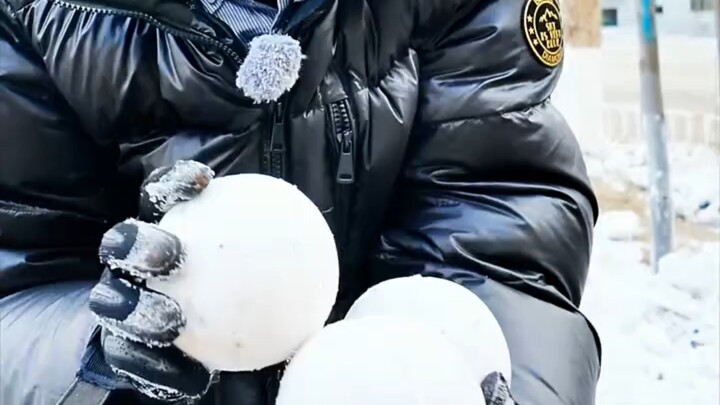 Bola salju yang aku buat ringan sekaligus kuat, sangat efektif!