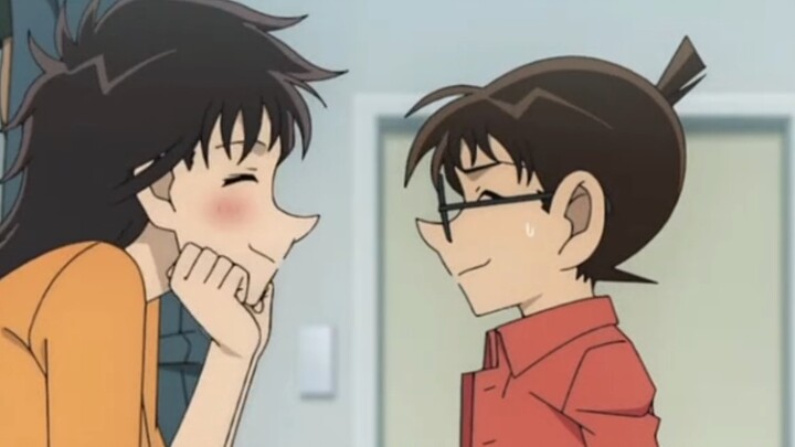 Aoko: He looks like Kaito when he was a kid. Conan: He looks like Ran!