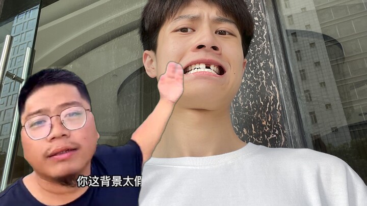 Hình nền của bạn trông quá giả, nhưng phiên bản thiếu răng thì ổn.