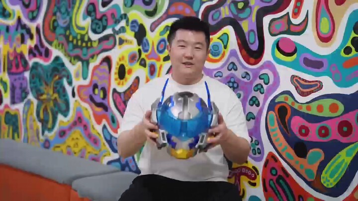Lorre is here to watch the drama Super Fighting God~