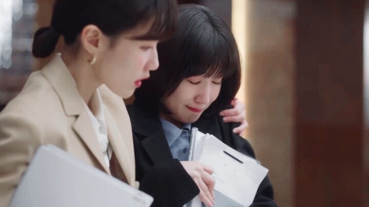 Soo-yeon is so cool when she deliberately raises her voice to defend Young-woo. Writers, the second 