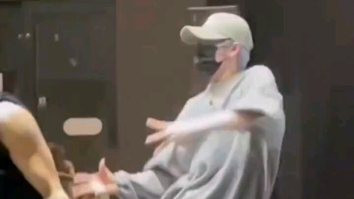 【INTO1 ริกิมารุ】ทนไม่ไหวแล้ว มีคนเต้นเก่งขนาดนี้ได้ยังไง!