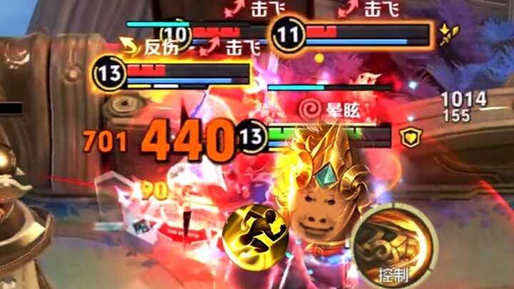 Damo punya serangan besar dan kilat; makan damage besar bukan masalah.