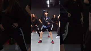 We can dance all night😝😝 #hyojinchoi #choreography