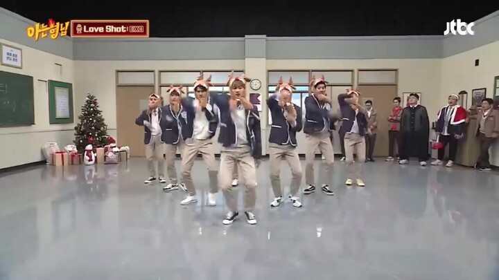 لا تخبرني أنه لا يزال هناك أيلي الذي لم يشاهد هذا الفيديو، بوردولف اللطيف "Love Shot" من EXO، بوردول