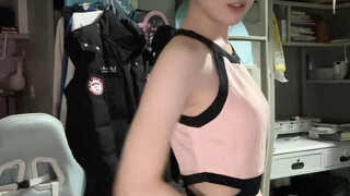 Apa pendapatmu tentang celana pink yang memperlihatkan pinggang?