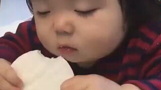 Cuộc đối đầu giữa hai ham muốn tột cùng của nhân loại hahahaha