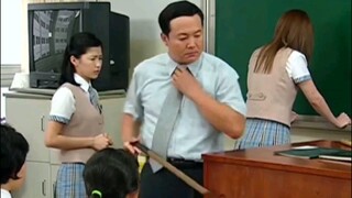 [Đoạn cắt] Chiêu đánh mông để dạy học sinh, nước nào cũng dùng à?