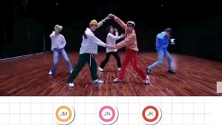 【فرقة BTS】قام أحد الأشخاص الكبار بتحميل فيديو يوضح مسار حركة الرقص لرقصة "زبدة الكنز" التي أنتجها هو
