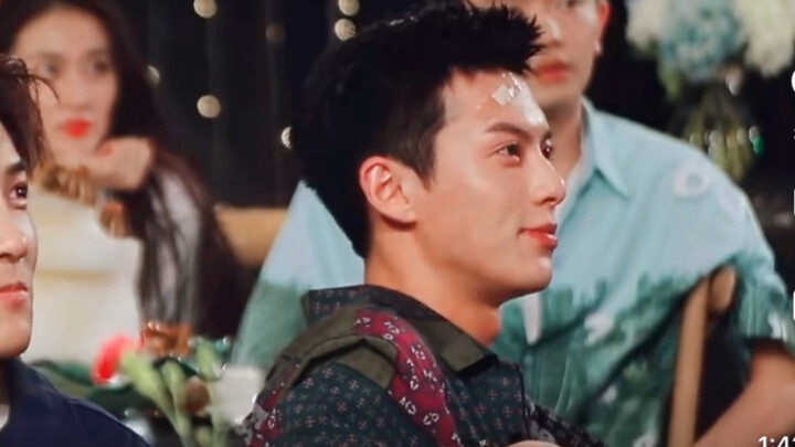 【หวังเฮ่อตี้】มีความหล่อเท่แบบคุณชายไฮโซจัดปาร์ตี้ ผสมกับเสน่ห์แบบหนุ่มเจ้าสำราญสุดซึ้งจริงๆ