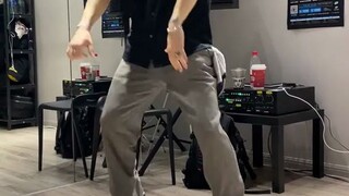 【هوان】أعلمك كيفية الاستماع إلى الموسيقى🎧🎶