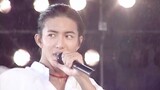 ทากูยะ คิมูระสวมเชิ้ตขาวในคอนเสิร์ตเมื่อปี 1997 หล่อสุด ๆ 
