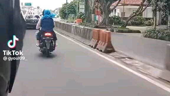 betul sekali jarang banget dapet orng yg bisa di ajak ngobrol tentang anime😤😞