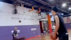 I happened to meet Jackson Wang, Chen Feiyu and Wei Daxun playing basketball, but I still want to as