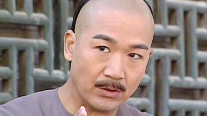 Kangxi Sets Up a Booth to Read Characters and Saves Mr. Li