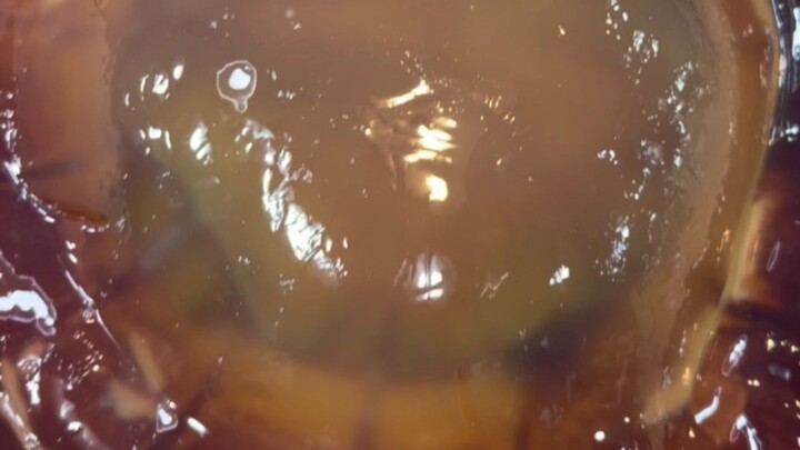 แมงกะพรุนดองที่พวกคุณอยากได้มาแล้ว แถมยังเป็นไซส์ใหญ่พิเศษอีกด้วย