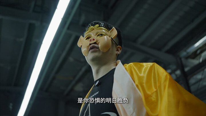 Young man, your racket… it’s too heavy!