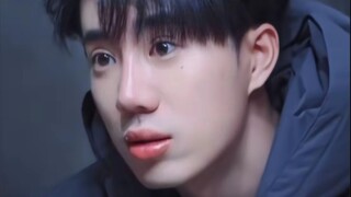 Lu Zhuo memiliki temperamen yang sangat baik. Dia punya rencana untuk segalanya dan jawaban untuk se