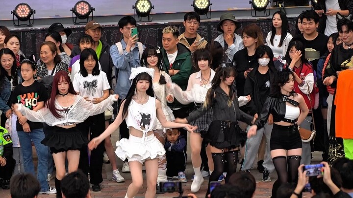 พิงก์คอย เต้นเพลง “ดินแดนบริสุทธิ์แห่งความสุข”