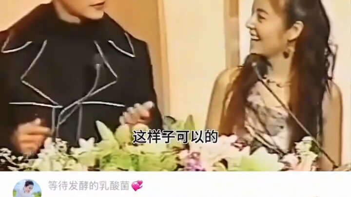 Ruby Lin and Daniel Wu present an award, with Ruby turning into a young fan, gazing at Daniel Wu and