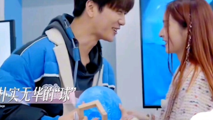 ชู่ว์ชู่ว์ส่งของขวัญ หัวฉันแทบหลุดเพราะหัวเราะ ทั้งสองคนน่าเอ็นดูมากเลยนะ