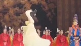 唐诗逸，这段舞蹈被网友称为"最美"谢幕舞蹈。
