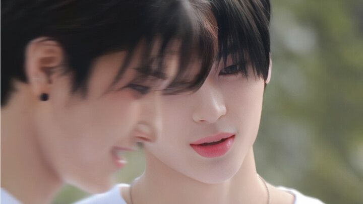 Pria Cube Hongdae Adidas dalam legenda