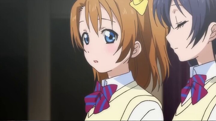 The theme song of the North Korean children's movie "Love Live: Kind Father" is sung by all the idol