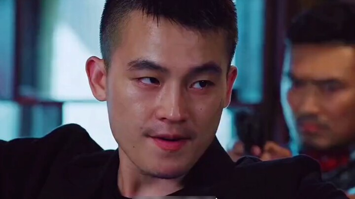Người chỉ huy thứ hai của Caesar vừa làm điều đó khi ông không đồng ý