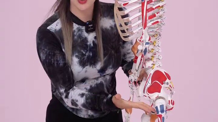 Tôi có thể cử động linh hoạt, nhưng không thể nhấc chân trước lên! Tôi cảm thấy hông mình bị kẹt. Tô