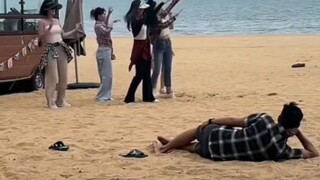 大漠让村花歌舞团带立哥跳广西科目三