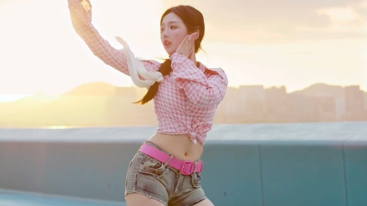 เป็นวิดีโอสั้นๆ อีกอันที่พวกคุณชอบดู [หัวเราะ] บันทึกเสียงแบบตื้นๆ ของ Fiestar-poor