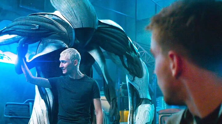 طالب جامعي يعثر على درع حربي فضائي ويعتزم استخدامه لنفسه