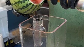 Beginilah cara minum jus semangka