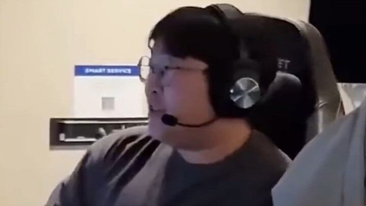 GENG's support laughs twice
